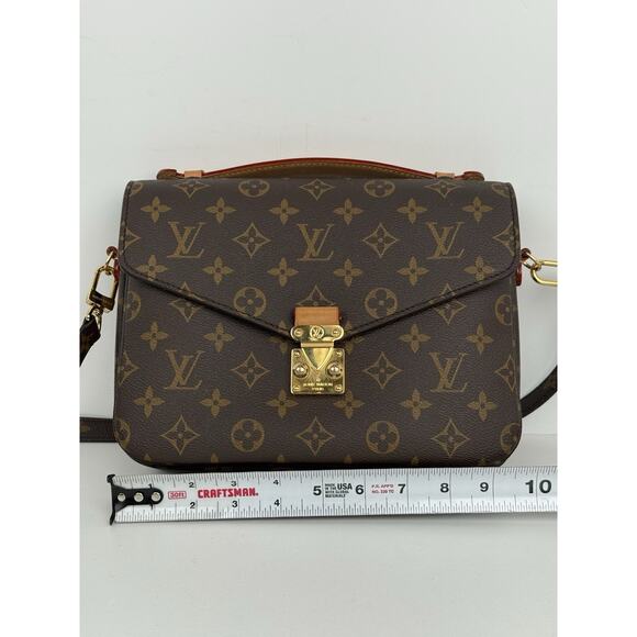 Louis Vuitton Pochette Métis Monogram Canvas Shoulder Bag with Gold Hardware - Picture 12 of 16